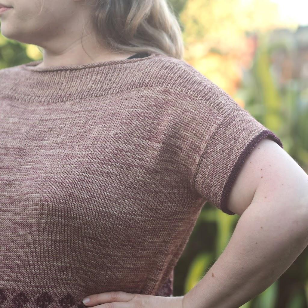 Navelli sleeve close up of Navelli sleeve showing ridge in burgundy