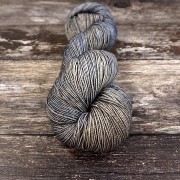 Pebble beach mottled grey yarn